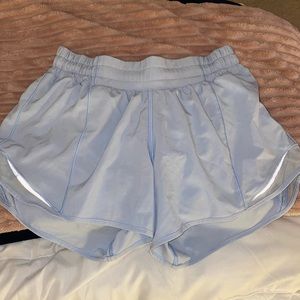Lululemon hotty hot 4” shorts